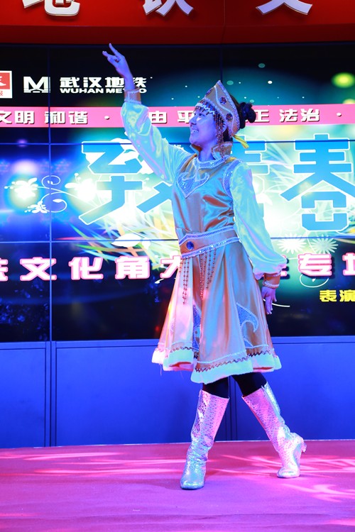 舞蹈鸿雁表演 王铖焱摄