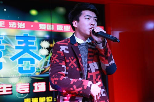 龙的传人演唱 王铖焱摄