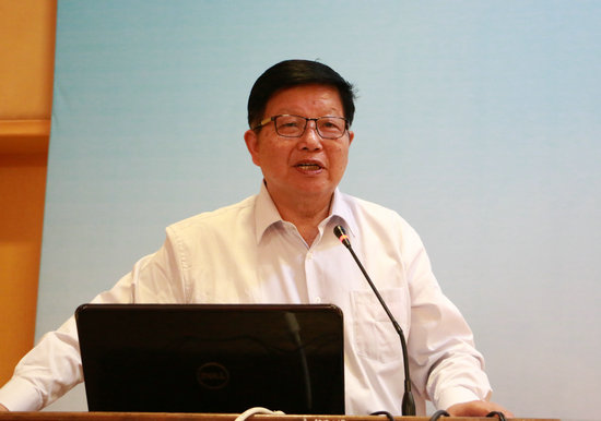 必赢优惠y272net物流学院名誉院长周建亚发言 摄影：谢伟.bmp